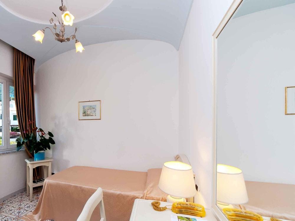 Hotel Villa Svizzera Terme Lacco Ameno  Buitenkant foto